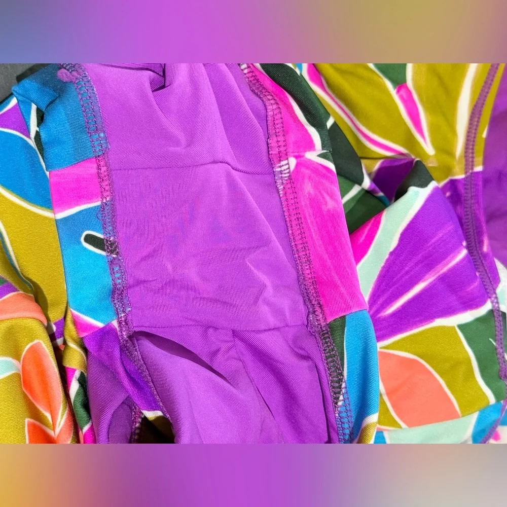 NWOT women's Hurley "Max Isla" boyleg 1-piece swimsuit - M - Picture 4 of 4